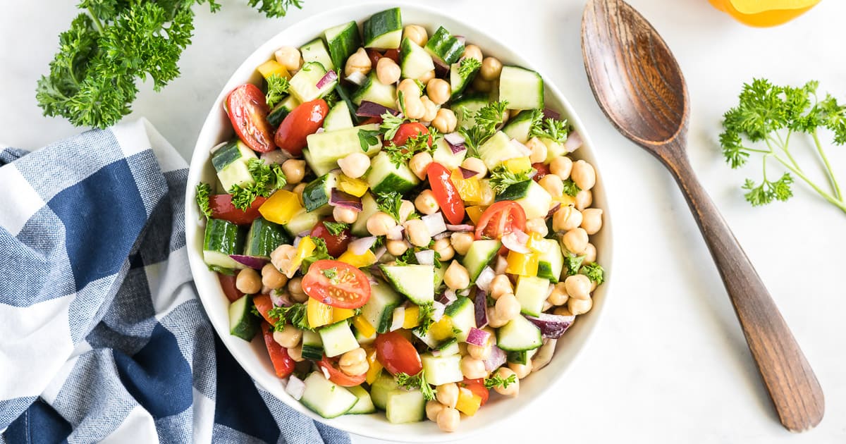 Chickpea Salad with Tomatoes and Cucumbers 